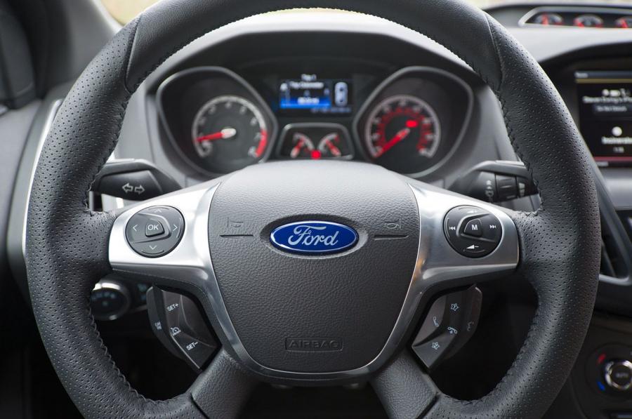  Ford Focus ST 2013 года  (фото 16 из 92)